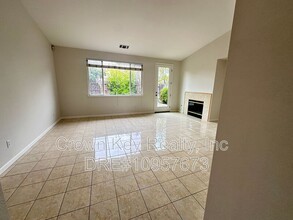 13425 Baywood Way in Lathrop, CA - Building Photo - Building Photo
