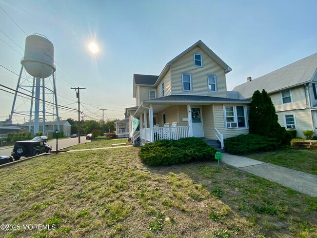 601 Main St-Unit -Apt.1 in Avon By The Sea, NJ - Foto de edificio - Building Photo