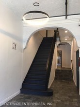 2933 W 8th St in Los Angeles, CA - Foto de edificio - Building Photo