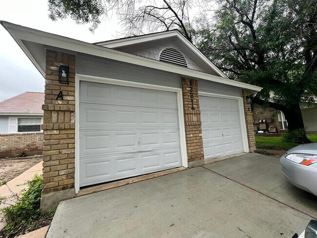 12214 Thompkins Dr in Austin, TX - Building Photo - Building Photo