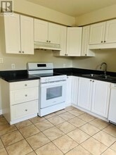 135 Belmont Dr in London, ON - Building Photo - Building Photo