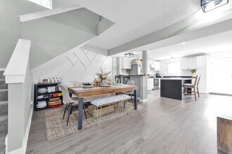 1945 Woodcrest Rd in Columbus, OH - Building Photo - Building Photo