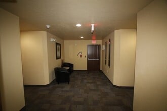1126 E 16th Ave in Anchorage, AK - Foto de edificio - Building Photo