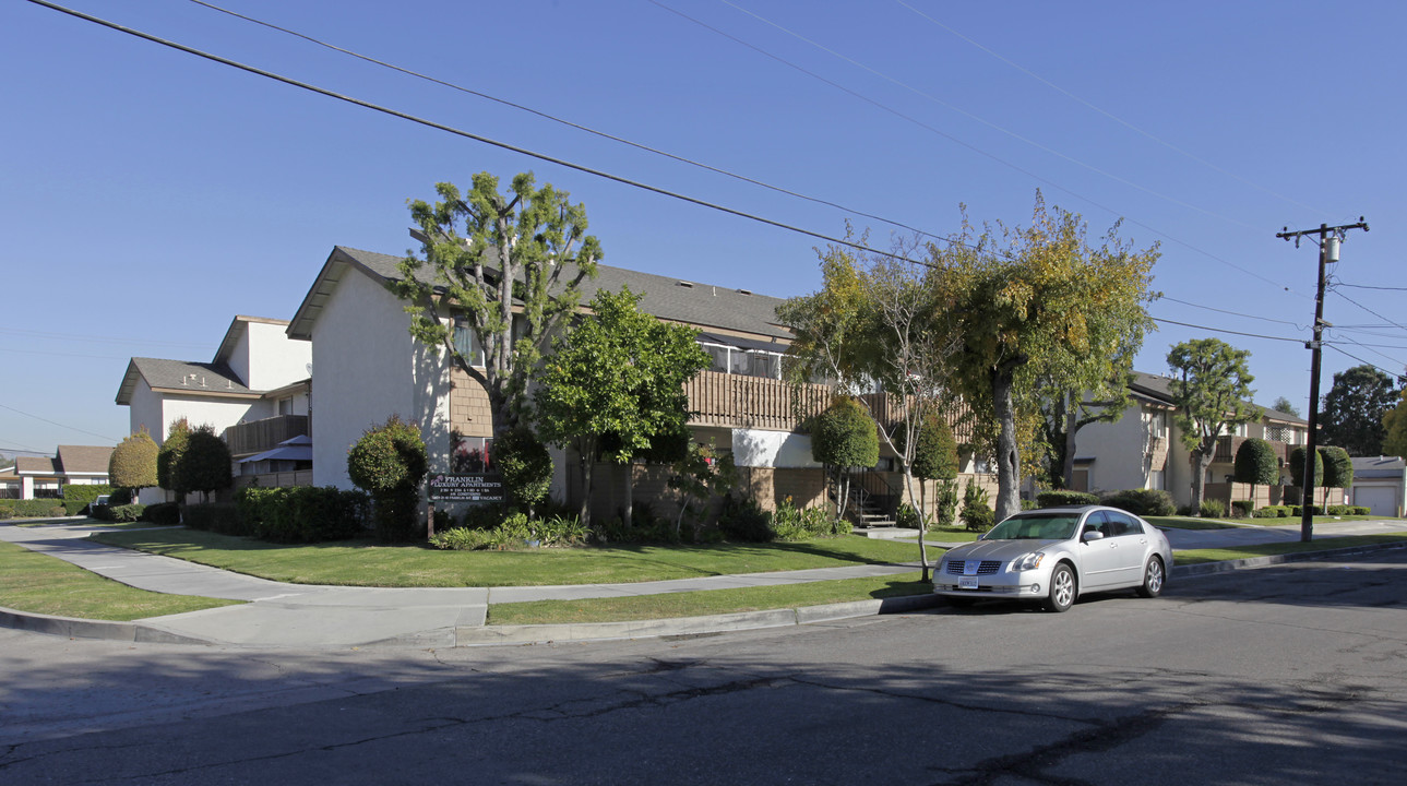 Franklin Luxury Apartments in Fullerton, CA - Building Photo