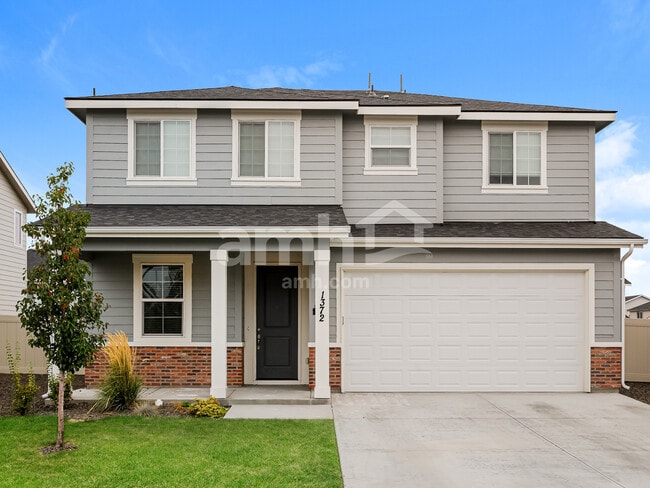 property at 1372 E Ludlow Dr