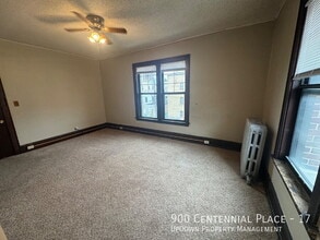 900 Centennial Pl in Minneapolis, MN - Foto de edificio - Building Photo