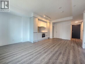 180 Front St E in Toronto, ON - Building Photo - Building Photo