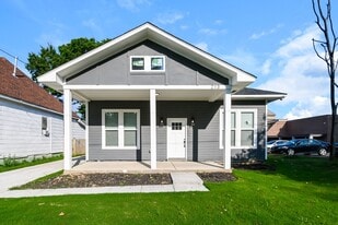 213 N Watkins St in Memphis, TN - Building Photo