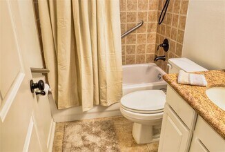 6207 Ash Oak Dr in Houston, TX - Building Photo - Building Photo