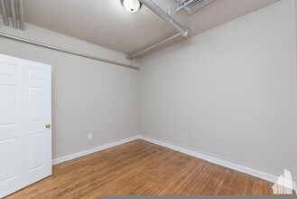 4233 W Addison St, Unit 2 in Chicago, IL - Building Photo - Building Photo