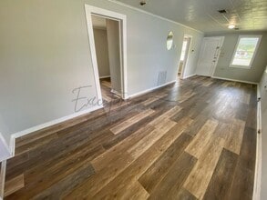 411 S Philbrick Ave in Iowa, LA - Building Photo - Building Photo