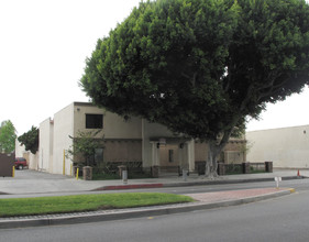 13919 Paramount Blvd in Paramount, CA - Building Photo - Building Photo