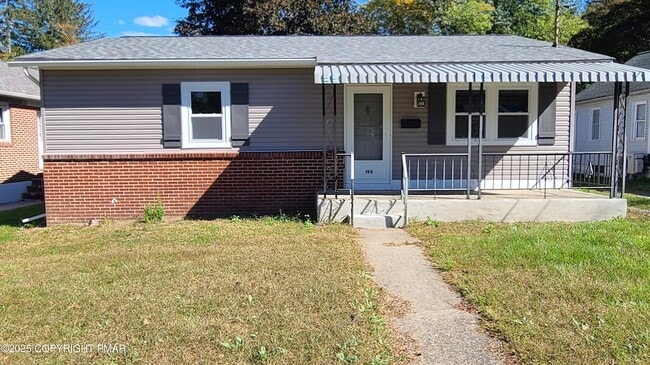 194 Broad St in Stroudsburg, PA - Building Photo - Building Photo