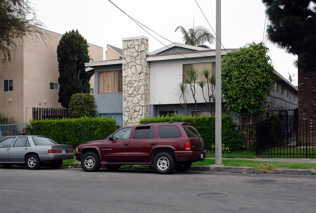 814 Fir Ave in Inglewood, CA - Building Photo - Building Photo