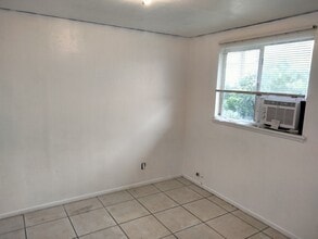 1182 E Pasadena St, Unit C in Pomona, CA - Building Photo - Building Photo