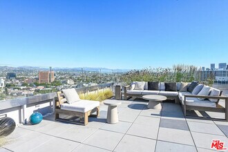 8601 Wilshire Blvd in Beverly Hills, CA - Building Photo - Building Photo