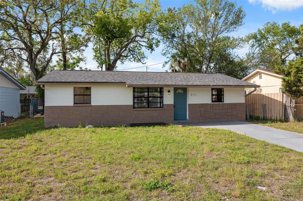 7124 Florestate Dr in Hudson, FL - Building Photo