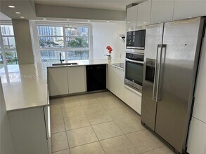 400 Leslie Dr in Hallandale Beach, FL - Building Photo - Building Photo