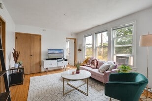 Newly Renovated & in the Heart of the Twin... in St. Paul, MN - Building Photo