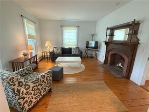 9 Union St in Jamestown, RI - Building Photo - Building Photo