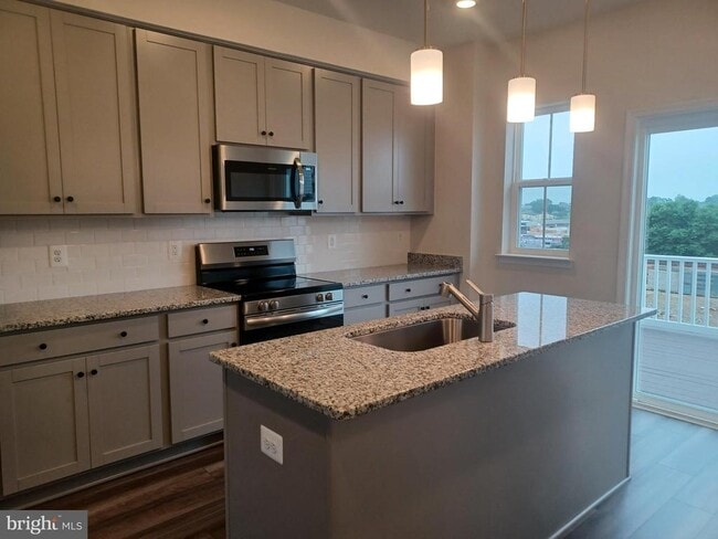1235 Cedar Vly Rd