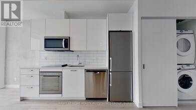 55-2255 Ontario St in Toronto, ON - Building Photo - Building Photo