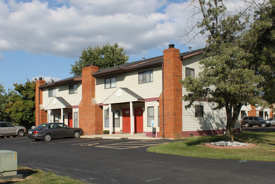 Rockwood Apartments in Belleville, IL - Building Photo