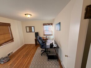 13582 Cedar Rd, Unit Downstairs in University Heights, OH - Foto de edificio - Building Photo