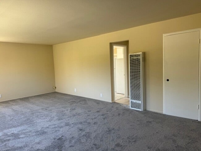 3115-3119 Broadway in Redwood City, CA - Building Photo - Building Photo