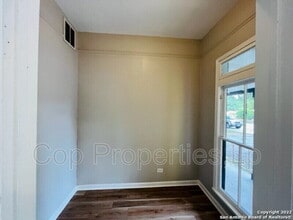 125 Ada St in San Antonio, TX - Building Photo - Building Photo