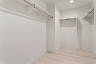 625 S Barrington Ave in Los Angeles, CA - Building Photo - Building Photo