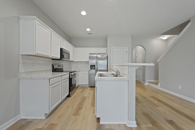 property at 10 Brown Thrasher Ct