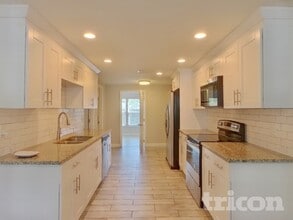 4460 49th Ave N in St. Petersburg, FL - Building Photo - Building Photo