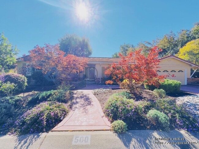 500 Malaga Way in Pleasant Hill, CA - Building Photo - Building Photo