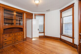 3239 N Clifton Ave, Unit 3 in Chicago, IL - Building Photo - Building Photo