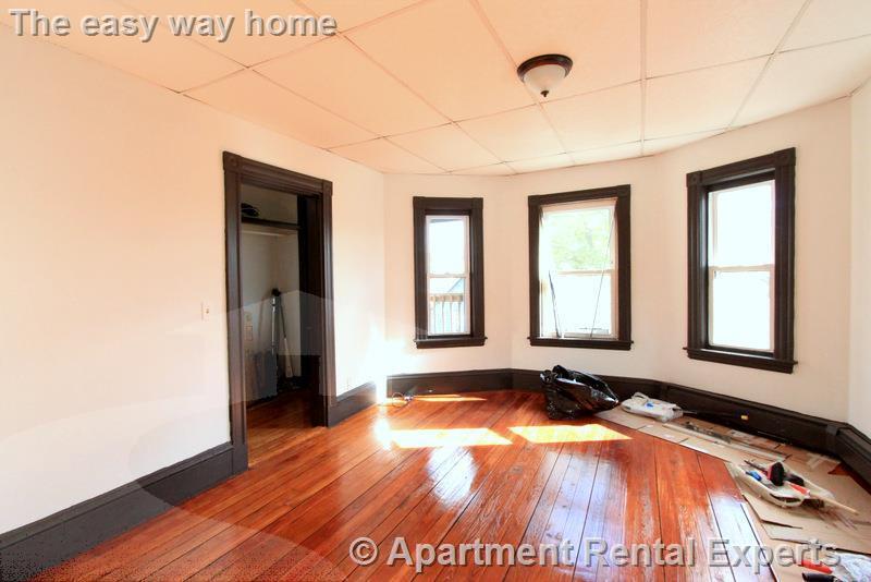 53 Hinckley St in Somerville, MA - Building Photo