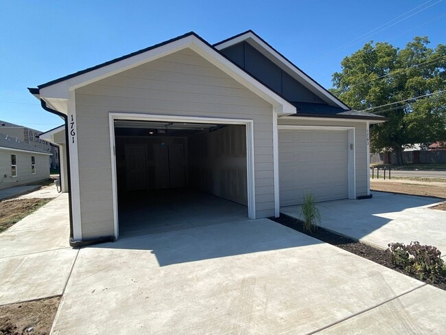 property at 1761 N Minnesota St