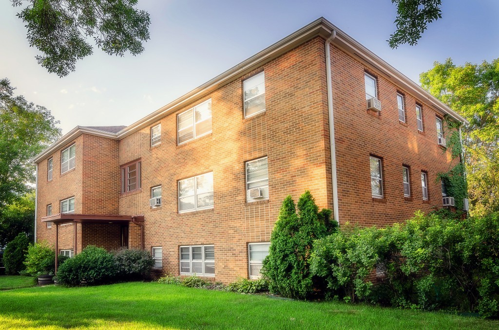 Huntington Ave Apartments in St. Louis Park, MN - Building Photo