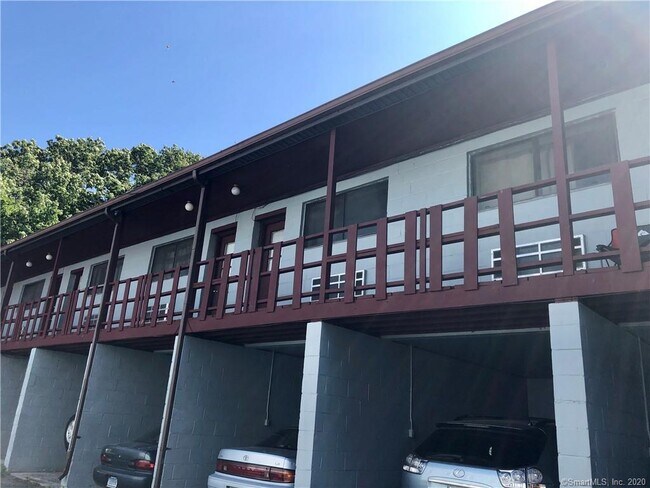 26 High St-Unit -4 in Norwalk, CT - Building Photo - Building Photo