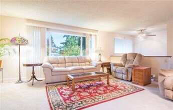 17412 Palomino Dr in Bothell, WA - Building Photo - Building Photo