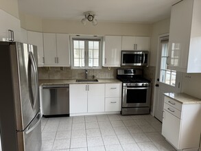 166 Paterson Ave, Unit 1 in Midland Park, NJ - Building Photo - Building Photo