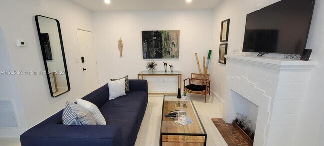 1524 Euclid Ave-Unit -3 in Miami Beach, FL - Building Photo - Building Photo