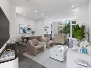 641 Angier Springs Ct NE in Atlanta, GA - Foto de edificio - Building Photo