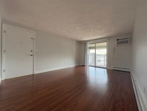 11 Woodcrest Ct in Weymouth, MA - Building Photo - Building Photo