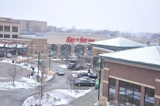 656 Pearson St, Unit 656 Pearson in Des Plaines, IL - Foto de edificio - Building Photo
