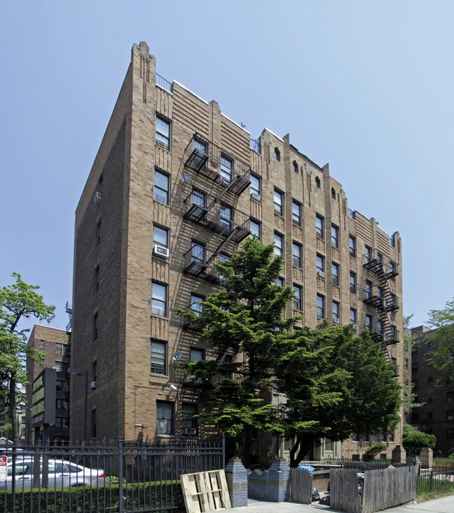 143 Linden Blvd in Brooklyn, NY - Foto de edificio - Building Photo
