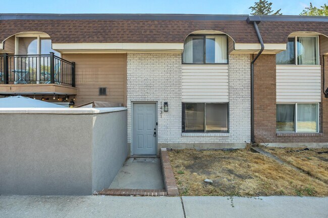 property at 1431 Arthur Dr