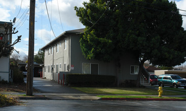 282 E Younger Ave in San Jose, CA - Building Photo - Building Photo