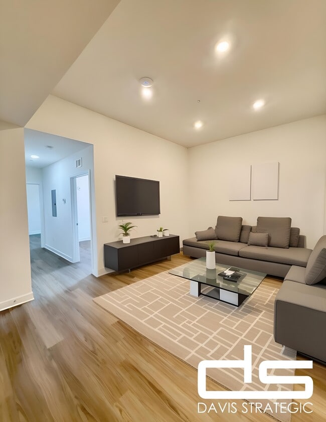 128 E Market St, Unit A in Laurel, DE - Building Photo - Building Photo