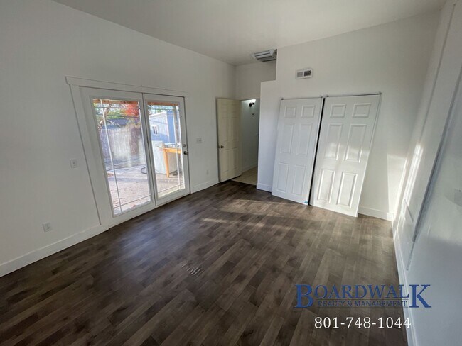 374 W 1300 N-Unit -374 W 1300 N-#2 in Sunset, UT - Building Photo - Building Photo